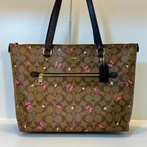 Coach Gallery Tote Signature Canvas and Pink Butterflies